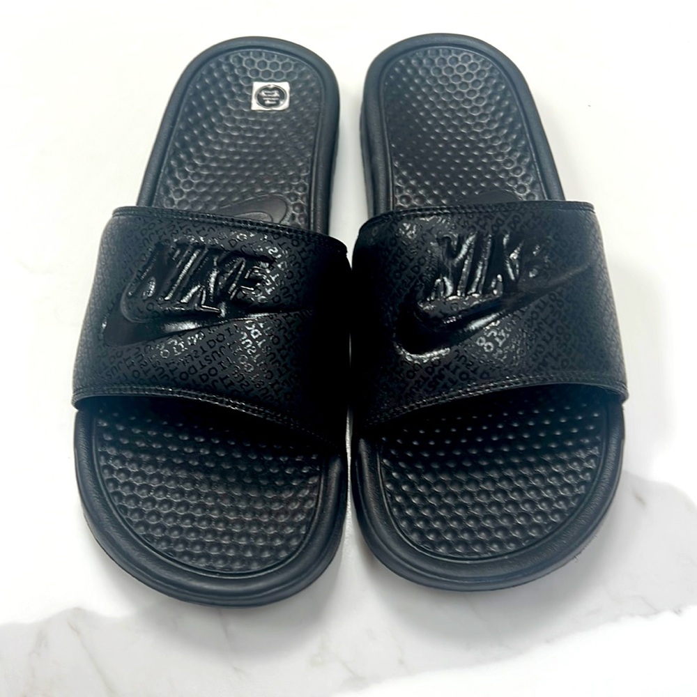 NWT Nike men’s slides size 10